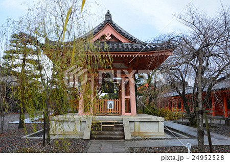 三十三間堂(蓮華王院)の「鐘楼」(京都市東山区三十三間堂廻町) 三十三間堂(蓮華王院)の「鐘楼」(京都市東山区三十三間堂廻町) 24952528