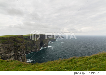 cliffs of moher and atlantic ocean in ireland 24953439