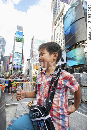 ニューヨークの風景と子供 24954299