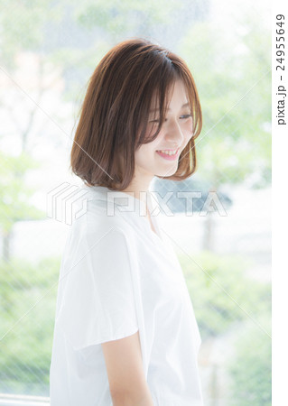 若い女性 24955649