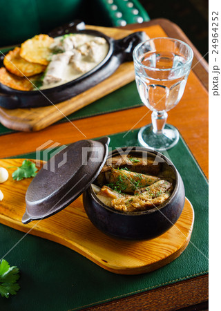 baked potato with meat baked potato with meat 24964252