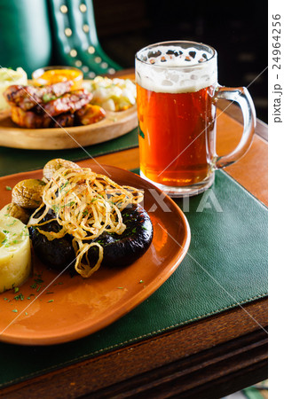 Blood sausage with potatoes Blood sausage with potatoes 24964256