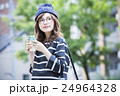 若い女性 若い女性 24964328