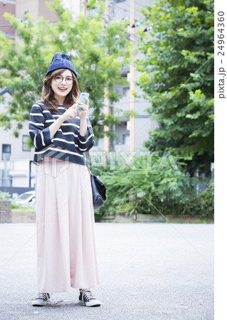 若い女性 24964360