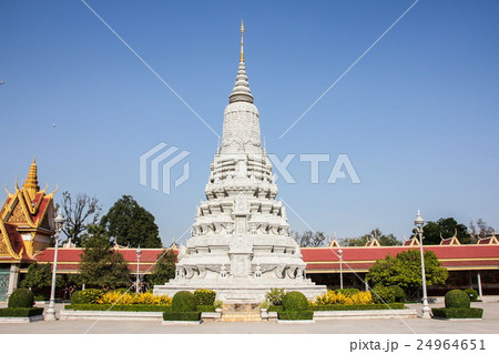 The royal palace in Phnom Penh, Cambodia. The royal palace in Phnom Penh, Cambodia. 24964651