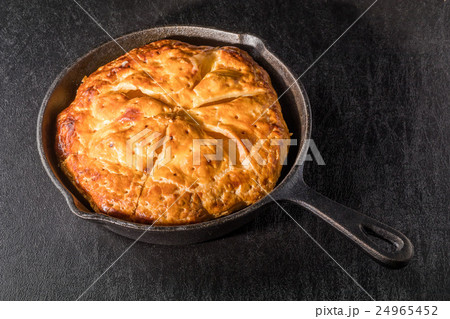 焼きたてアップルパイ　Apple pie 24965452