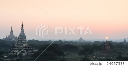 Bagan plains at sunrise, Myanmar 24967533