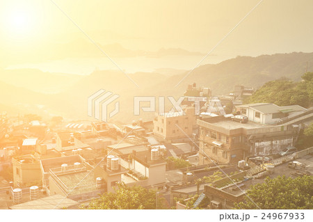 City sunset 24967933