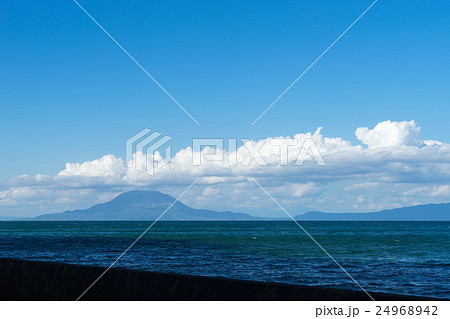 国道226号線から望む桜島 国道226号線から望む桜島 24968942