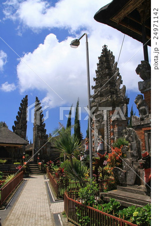 ウルン・ダヌ・バトゥール寺院（バリ島） 24971142