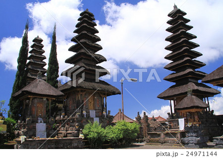 ウルン・ダヌ・バトゥール寺院(バリ島) ウルン・ダヌ・バトゥール寺院(バリ島) 24971144