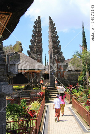 ウルン・ダヌ・バトゥール寺院(バリ島) ウルン・ダヌ・バトゥール寺院(バリ島) 24971145