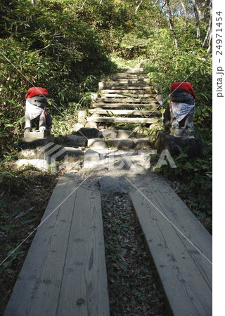 那須岳の登山口（栃木県那須郡那須町） 24971454