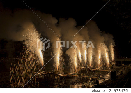 高山手筒花火 24973476