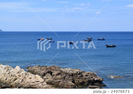 traditional fishing boats in the sea of Vietnam 24976673