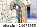 Hundreds years old arch in Lisbon 24976955