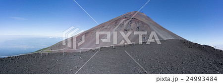 宝永山山頂から富士山を眺める【パノラマ】 24993484