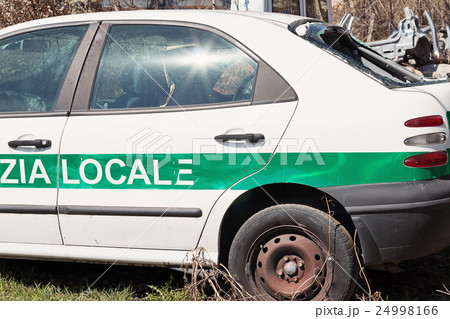 Crashed italian police car 24998166