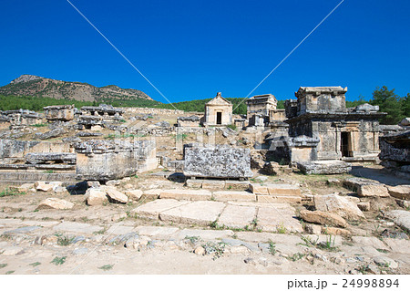 Ancient ruins in Hierapolis, Pamukkale, Turkey. Ancient ruins in Hierapolis, Pamukkale, Turkey. 24998894