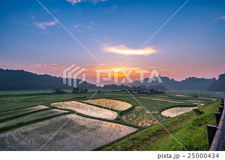 早朝の田染荘 25000434