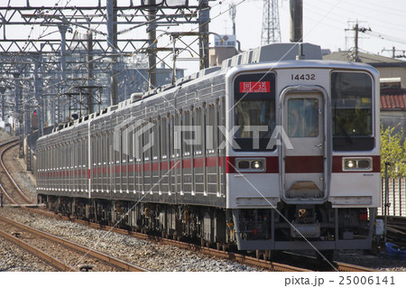 東武伊勢崎線10030系(朝ラッシュ後の回送列車) 東武伊勢崎線10030系(朝ラッシュ後の回送列車) 25006141