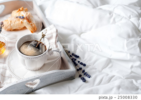 Cup of coffee and flower 25008330