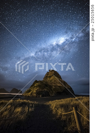 Milky way over Piha beach Auckland New Zealand Milky way over Piha beach Auckland New Zealand 25015656