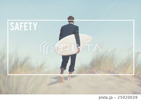 Businessman with Surfboard Going to the Beach 25020039