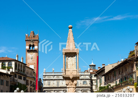 Piazza delle Erbe - Verona Italy Piazza delle Erbe - Verona Italy 25033207
