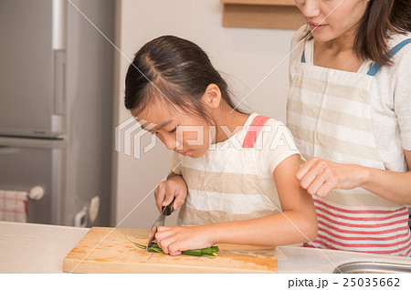 親子でクッキング 25035662