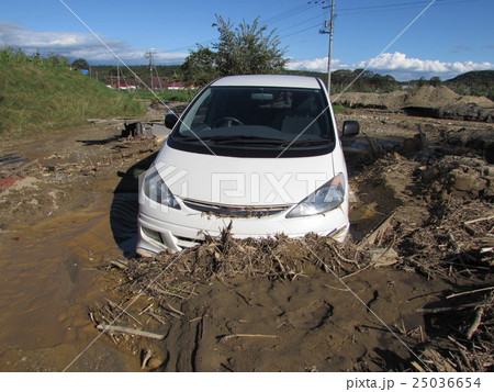 災害で被災した車 25036654