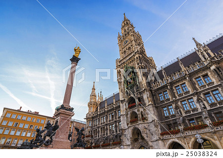 Marienplatz town hall, Munich, Germany Marienplatz town hall, Munich, Germany 25038324