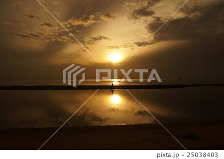 Paknampran beach, Pran Buri District, Thailand Paknampran beach, Pran Buri District, Thailand 25038403