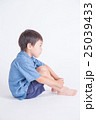 青い服の子供 25039433