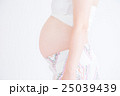 妊婦のお腹 25039439