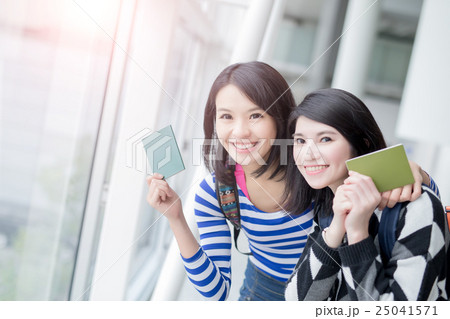 beauty woman take passport 25041571