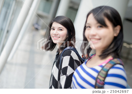 Happy group travel women Happy group travel women 25042697