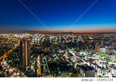 富士山と東京都心の夕景 富士山と東京都心の夕景 25045724