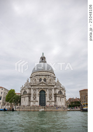 サンタ・マリア・デッラ・サルーテ聖堂 25048106