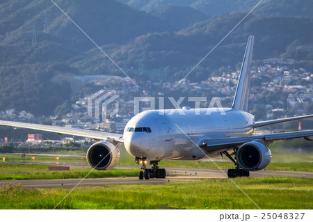 飛行機　伊丹空港 25048327