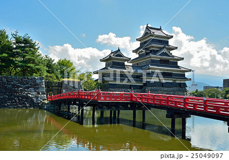 松本散歩：国宝　松本城 25049097