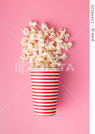 popcorn in paper cup popcorn in paper cup 25049520