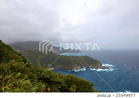 神津島 三浦湾展望台より (曇り) 神津島 三浦湾展望台より (曇り) 25049977