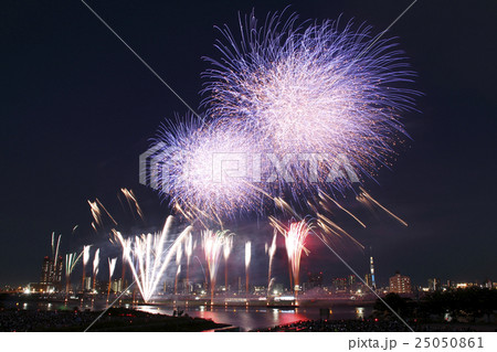 足立の花火 16年 の写真素材