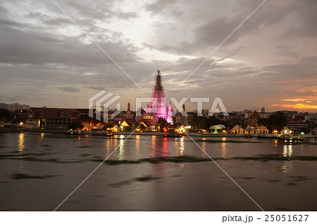 Temple of Dawn in Bangkok(暁の寺、ワット・アルン) Temple of Dawn in Bangkok(暁の寺、ワット・アルン) 25051627