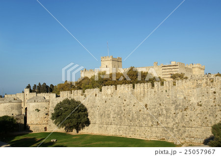 Medieval city walls in Rhodes town, Greece Medieval city walls in Rhodes town, Greece 25057967