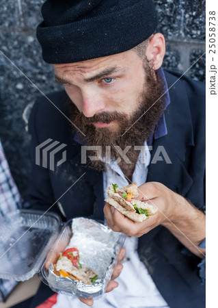 Desperate vagrant 25058738