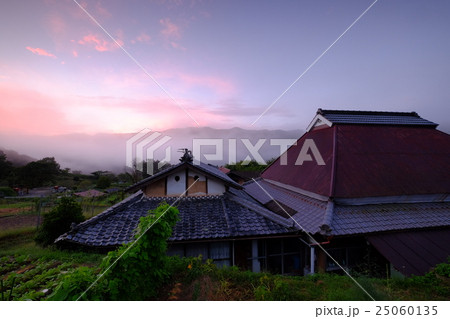 山里の夜明け(奈良県山添村毛原) 山里の夜明け(奈良県山添村毛原) 25060135