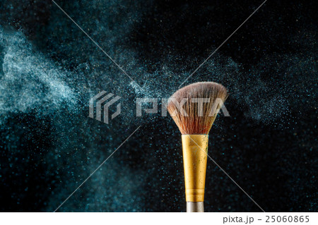 Brush with crumble shadows on black empty Brush with crumble shadows on black empty 25060865