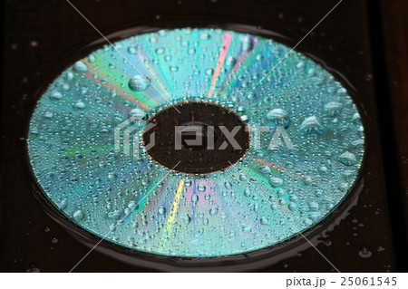 雨に濡れるＣＤ 25061545